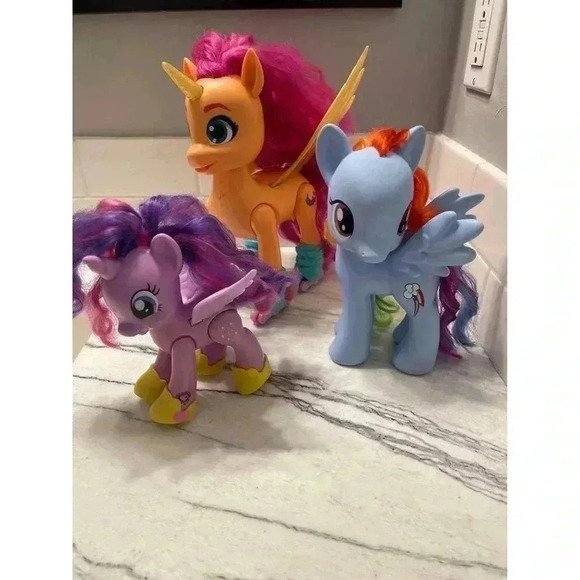 My Little Pony Lot - Rainbow Dash - Twilight Sparkle - Sunny Starscout - Picture 1 of 9